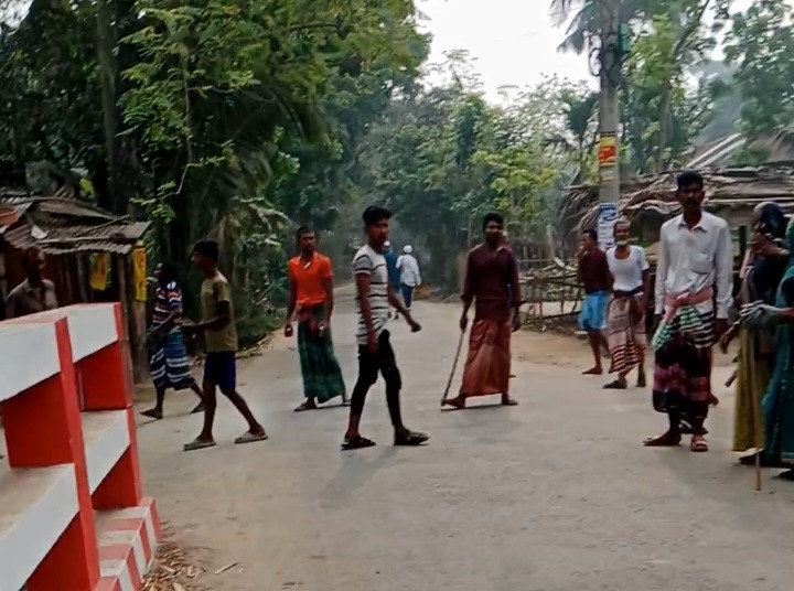 উজানগ্রাম ইউনিয়নের বৃত্তিপাড়া গ্রামে ঈদের  নামাজ পড়া কে কেন্দ্র করে ২- পক্ষের সংঘ*র্ষ