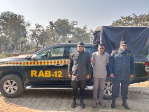 র‌্যাব-১২, সিপিসি-১, কুষ্টিয়া ক্যাম্পের অভিযানে ধ*র্ষণ মামলার এজাহার নামীয় প্রধান আসামি গ্রেফতার