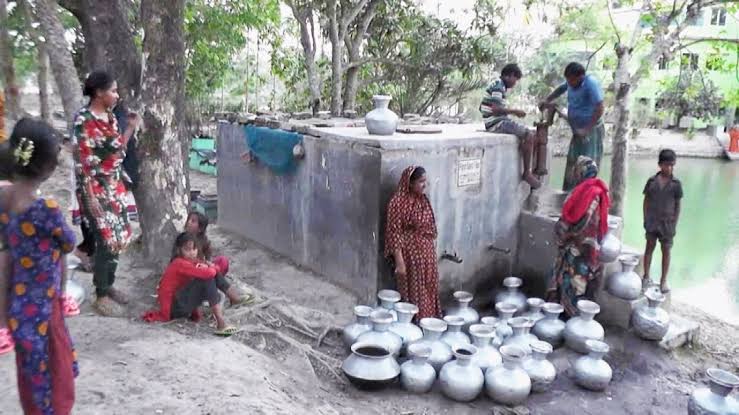 কুষ্টিয়াই গ্রাম জুড়ে চলছে পানির হাহা কার